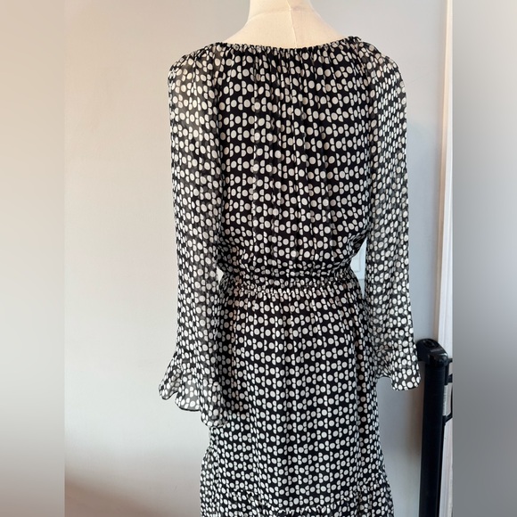 Diane Von Furstenberg Simonia Silk Black and White Ruffled Tiered Dress Size 6 - Picture 6 of 11
